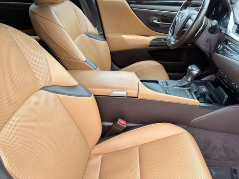 Used 2019 Lexus ES 350 w/ Premium Package FWD image 29