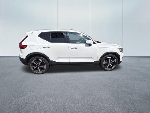 Used 2019 Volvo XC40 T5 Momentum AWD/4WD image 4