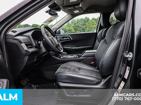 Used 2025 Mitsubishi Outlander SE FWD image 18