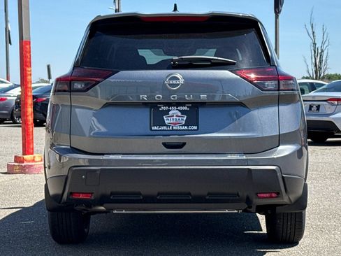 Used 2026 Nissan Rogue SV FWD image 5