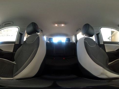 Used 2025 Volkswagen Taos SE image 43