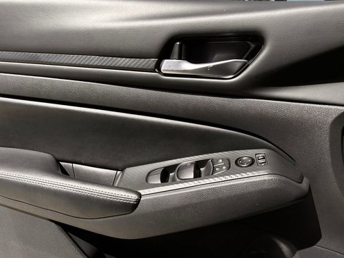 Used 2024 Nissan Altima 2.5 SV image 25