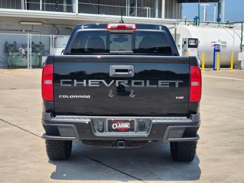 Used 2022 Chevrolet Colorado Z71 w/ Z71 Midnight Edition RWD image 6