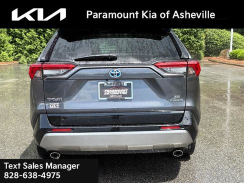 Used 2024 Toyota RAV4 SE w/ Convenience Package AWD/4WD image 5