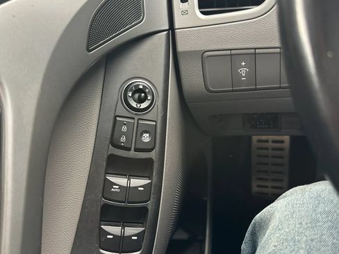 Used 2014 Hyundai Elantra Sport FWD image 28