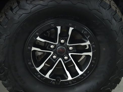 Used 2024 Jeep Wrangler Unlimited Rubicon AWD/4WD image 10