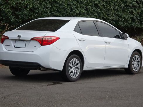 Used 2019 Toyota Corolla LE image 3