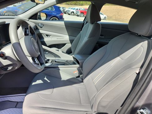 Used 2024 Hyundai Elantra SEL image 9