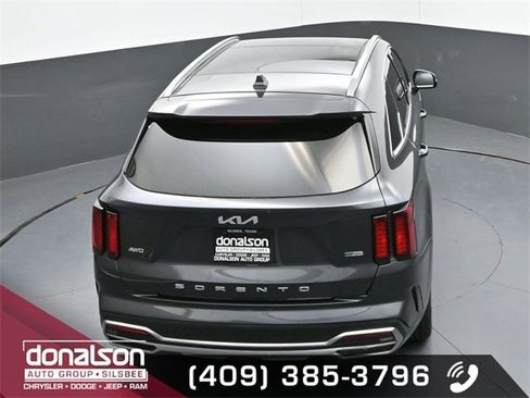 Used 2022 Kia Sorento EX w/ Panoramic Sunroof Package image 19