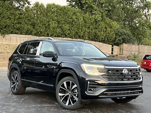 New 2026 Volkswagen Atlas SEL Premium R-Line AWD/4WD image 2