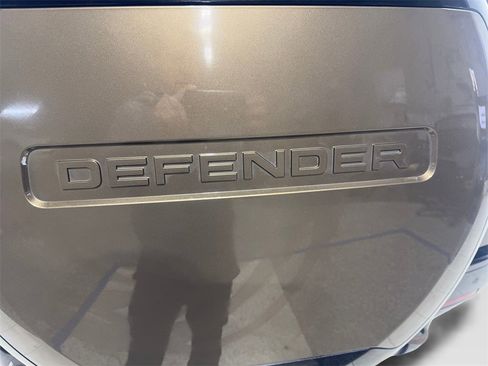 Used 2023 Land Rover Defender 130 X-Dynamic SE image 21