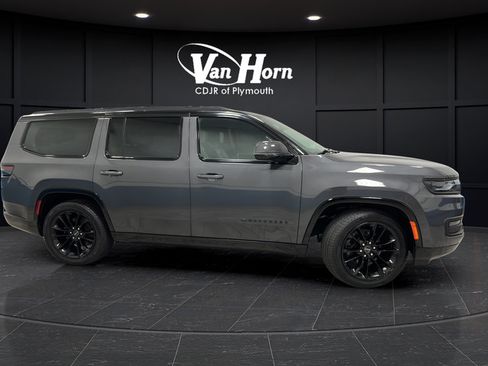 Used 2022 Jeep Wagoneer Series III w/ Premium Group I AWD/4WD image 8