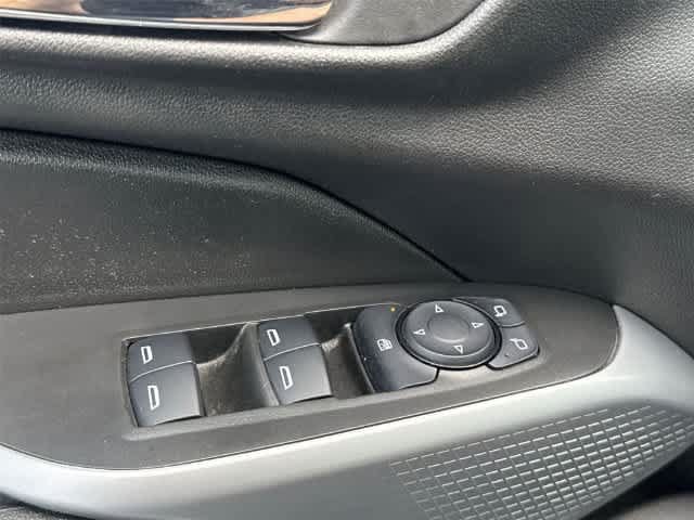 Used 2024 Chevrolet Trax LS w/ LS Convenience Package FWD image 21