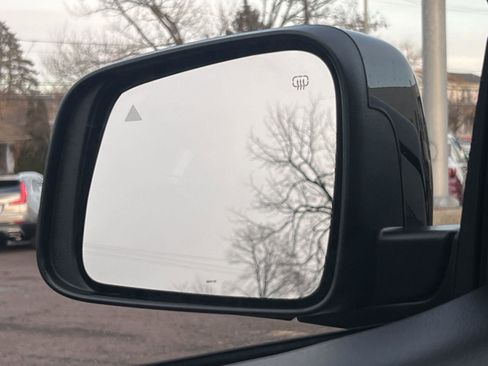 Used 2025 Dodge Durango GT image 27