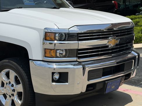 Used 2017 Chevrolet Silverado 2500 LTZ w/ LTZ Plus Package RWD image 10