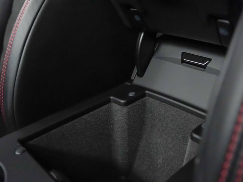 Certified 2022 Porsche Macan GTS image 35