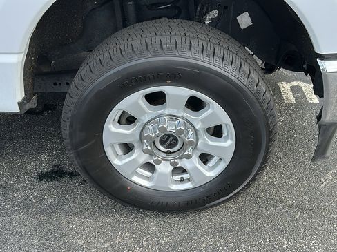 Used 2024 Ford F250 XLT image 9