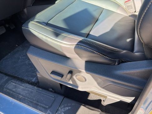 New 2025 Ford Bronco Badlands image 9