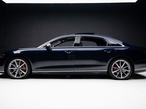 Used 2024 Audi S8 image 17