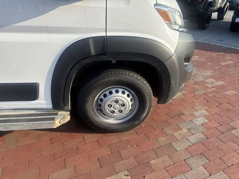 Used 2025 RAM ProMaster 2500 w/ U-Haul Equipment Group FWD image 17