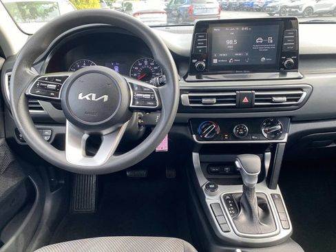 Used 2022 Kia Seltos LX AWD/4WD image 10