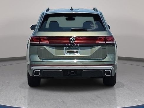 Used 2024 Volkswagen Atlas Peak Edition SEL AWD/4WD image 6
