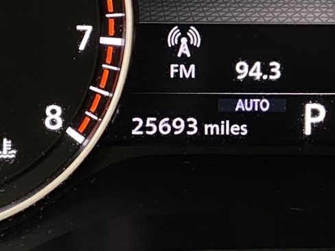 Used 2025 Nissan Pathfinder SV AWD/4WD image 18
