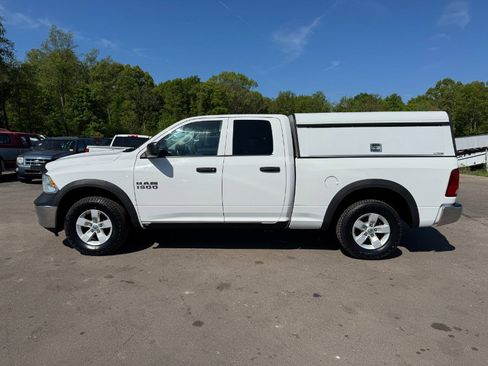 Used 2018 RAM 1500 Express AWD/4WD image 2