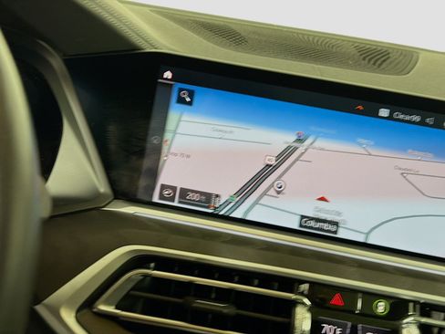 Used 2022 BMW X7 xDrive40i AWD/4WD image 17