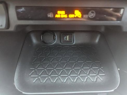 Used 2024 Toyota RAV4 XLE image 24