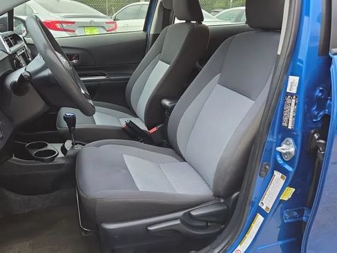 Used 2018 Toyota Prius C Two w/ Carpet Mat Package FWD image 9