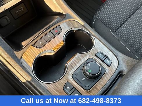 Used 2023 GMC Acadia SLE w/ Driver Convenience Package image 29