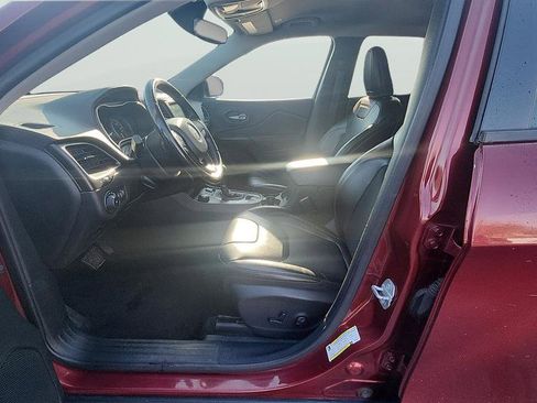 Used 2019 Jeep Cherokee Trailhawk w/ Cold Weather Group image 15