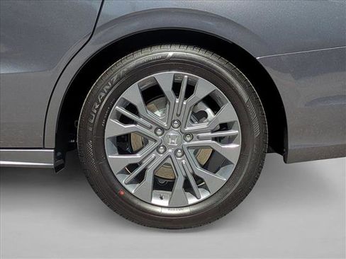 New 2026 Honda Odyssey Touring image 10
