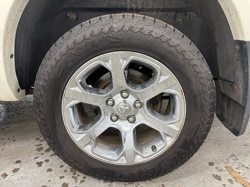 Used 2017 RAM 1500 Laramie w/ Convenience Group AWD/4WD image 30