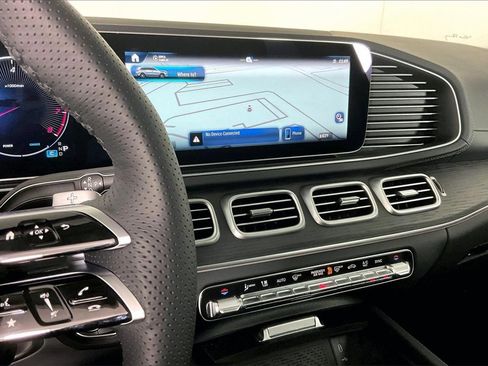 New 2026 Mercedes-Benz GLS 450 4MATIC image 7