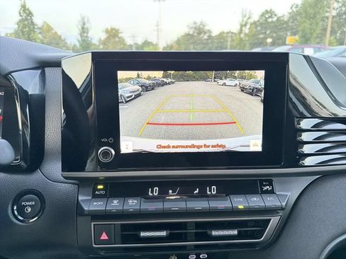 Used 2025 Toyota Camry LE FWD image 27