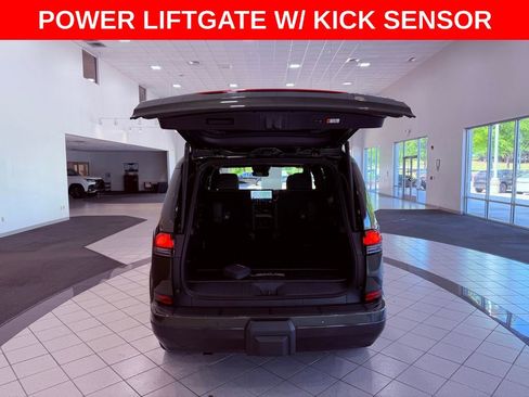 Used 2025 Lexus GX 550 w/ Accessory Package (2T) image 7