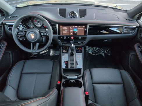 New 2026 Porsche Macan image 23