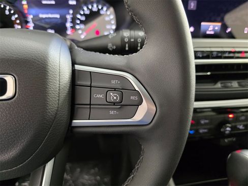 New 2026 Jeep Compass Latitude image 18