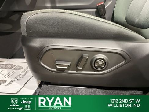 New 2026 Jeep Grand Cherokee Laredo X AWD/4WD image 16