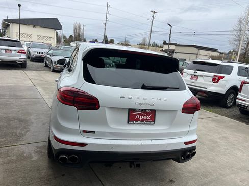 Used 2015 Porsche Cayenne S AWD/4WD image 5