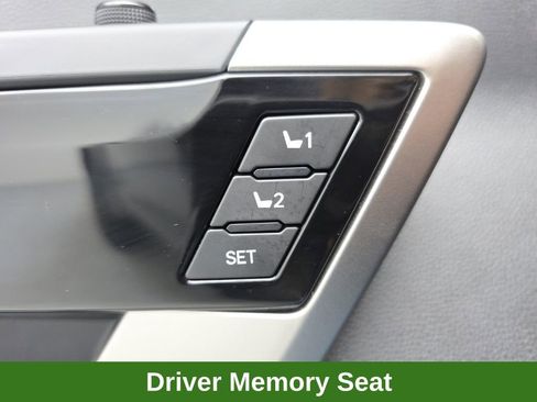 Used 2024 Toyota Tundra Limited AWD/4WD image 22
