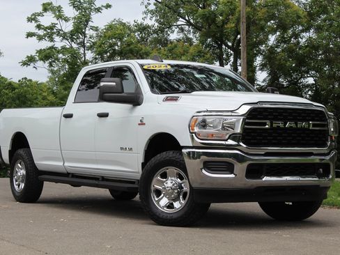 Used 2024 RAM 3500 Big Horn AWD/4WD image 1