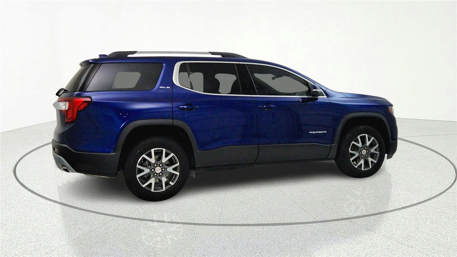 Used 2023 GMC Acadia SLE w/ Driver Convenience Package FWD image 7