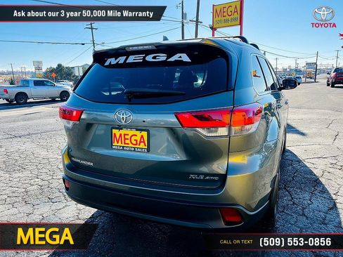 Used 2019 Toyota Highlander XLE image 17