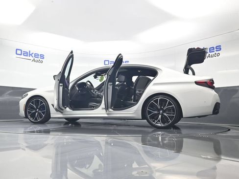 Used 2023 BMW M550i xDrive AWD/4WD image 64