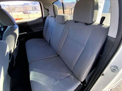 Certified 2018 Toyota Tacoma SR5 image 18