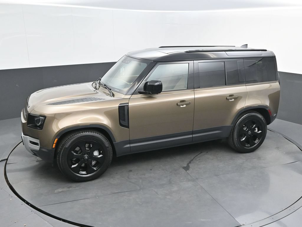 Used 2025 Land Rover Defender 110 S AWD/4WD image 33