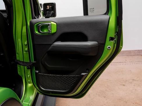 Used 2025 Jeep Wrangler Unlimited Rubicon 392 image 81